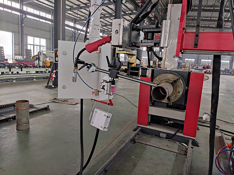 cantilever type automatic welding machine 8